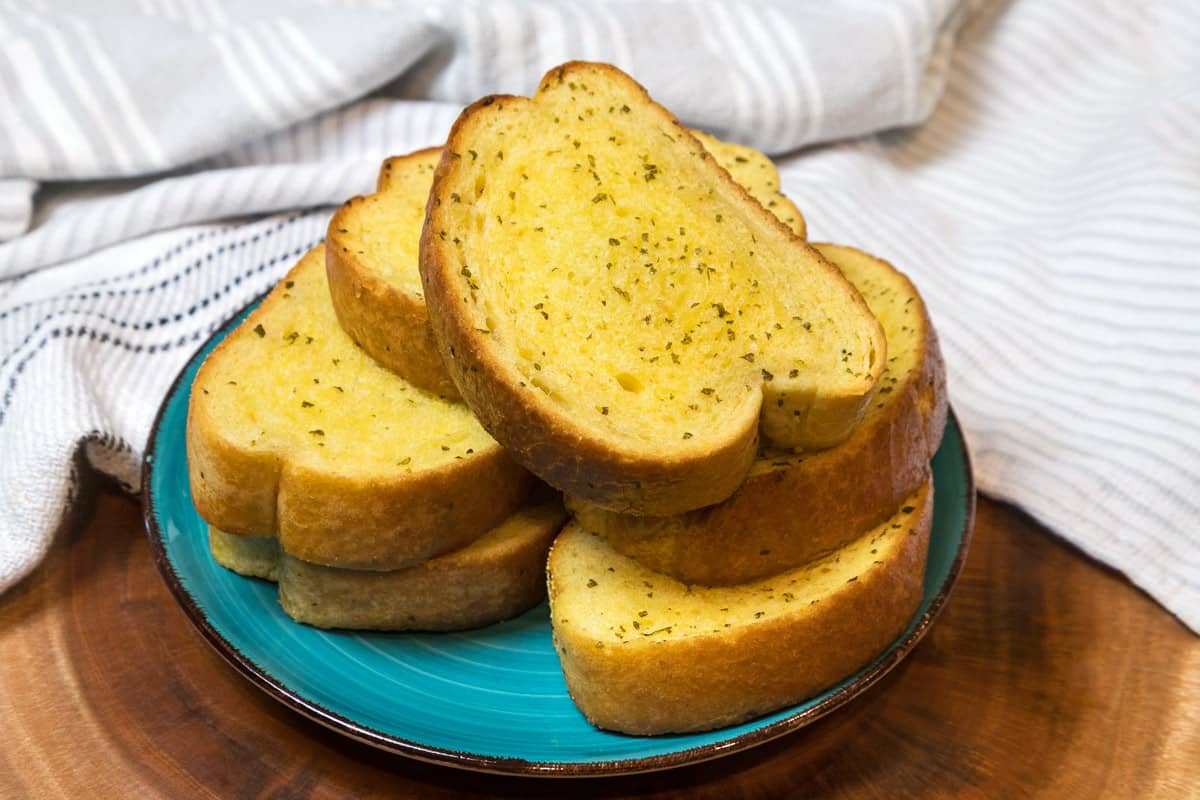 Easy air fryer frozen garlic bread recipe.