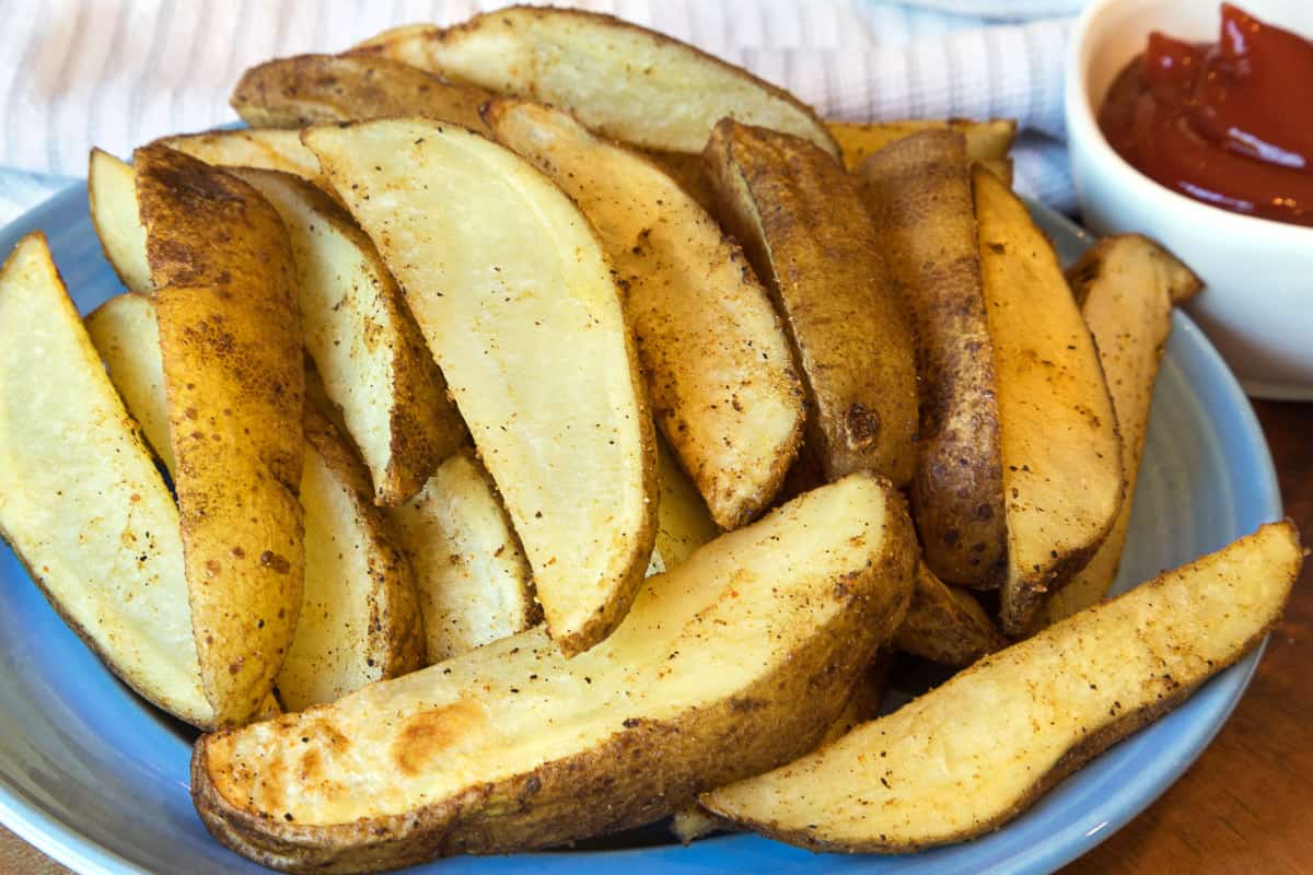 Air Fryer Potato Wedges on a plate.