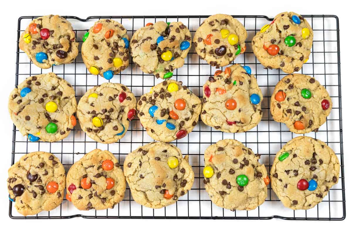 Leave chocolate chip M&M cookies on a cooling rack for a couple of minutes.
