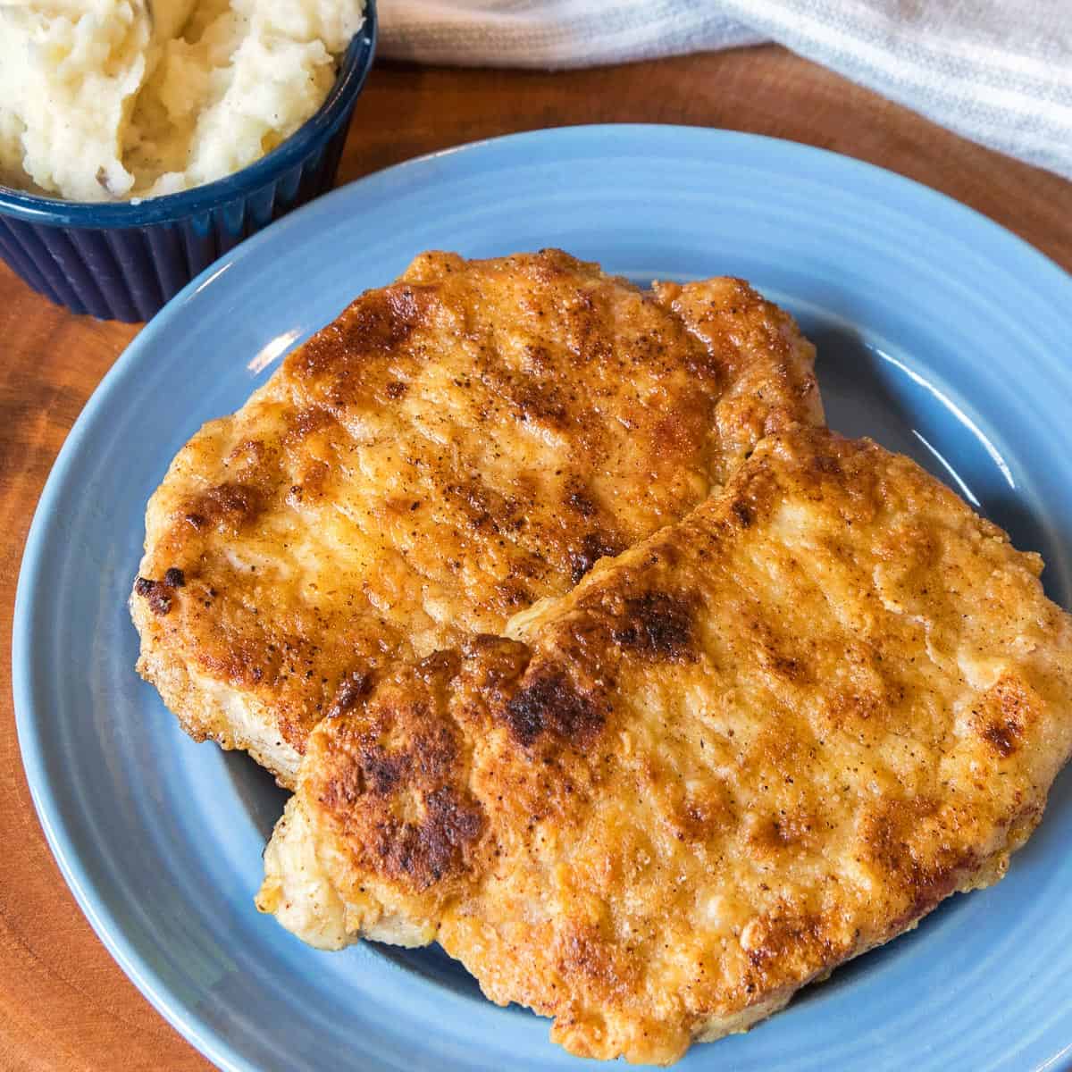 Southern Fried Pork Chops Recipe with Gravy