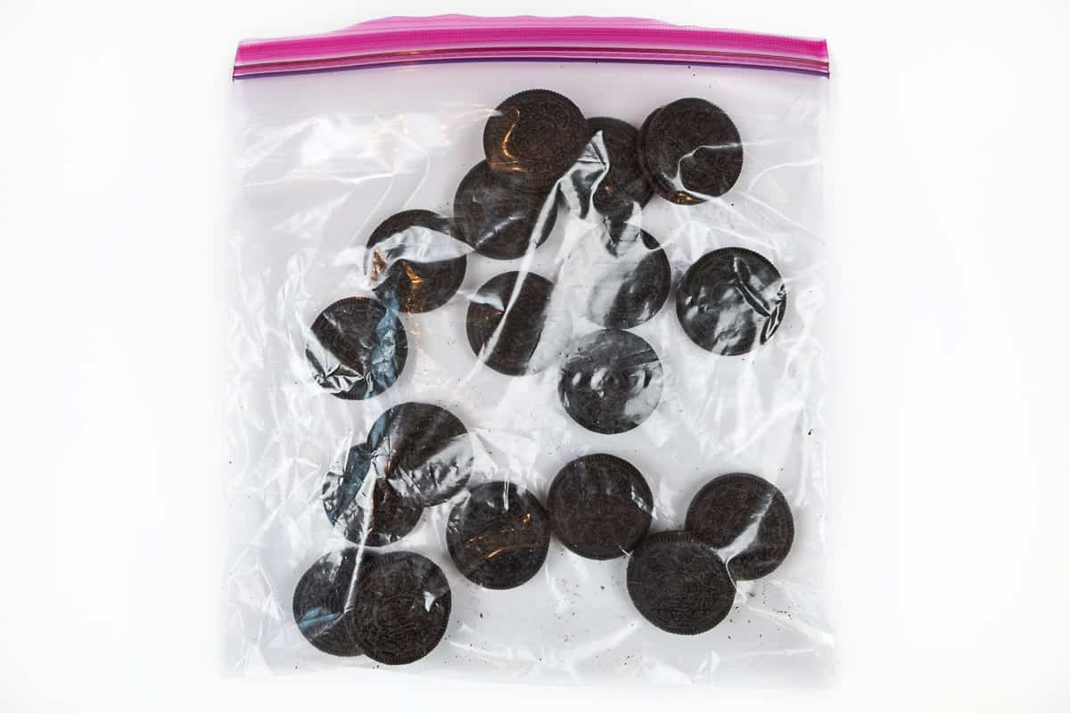 Oreo cookies in a ziplock bag.